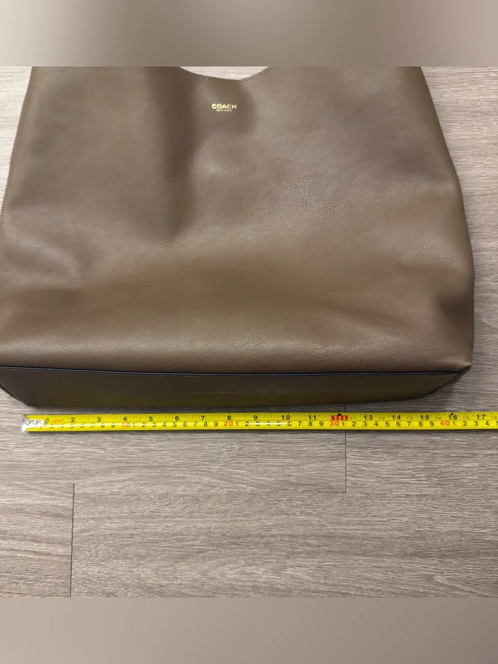 Coach excellent minimal